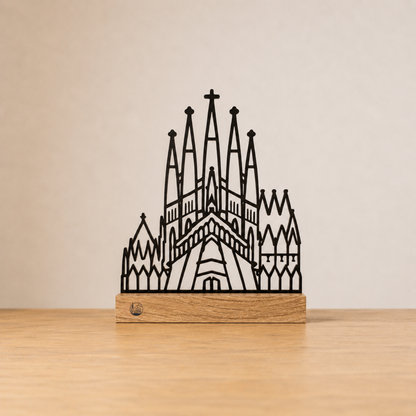 Outlinr Sagrada Família | Stalen Silhouet op Hout