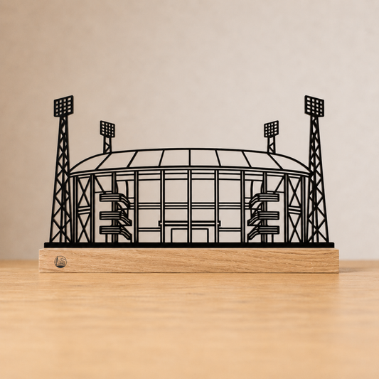 Outlinr De Kuip | Stalen Silhouet op Hout