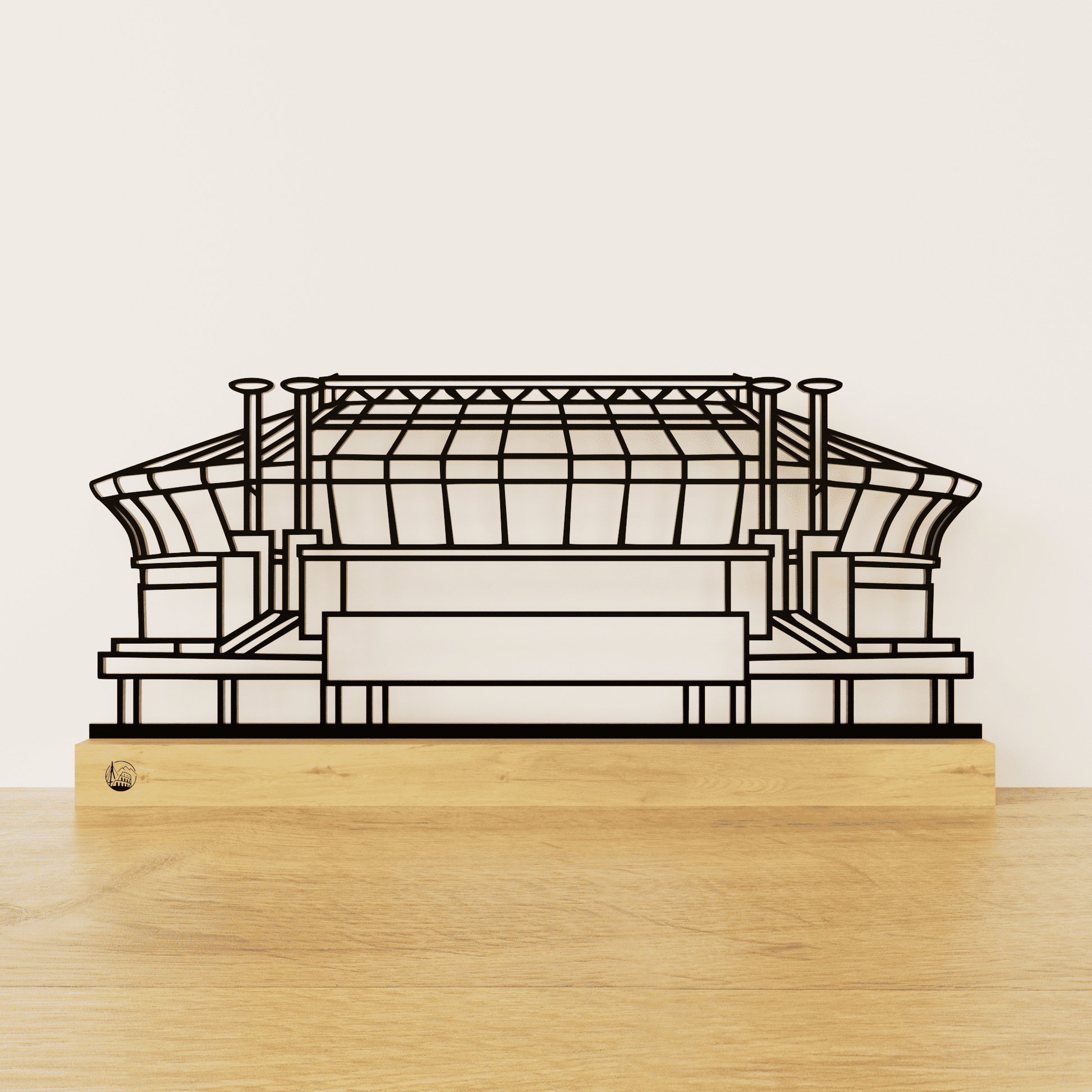 Zwart stalen Johan Cruijff ArenA silhouet op een naturel eikenhouten voetstuk.