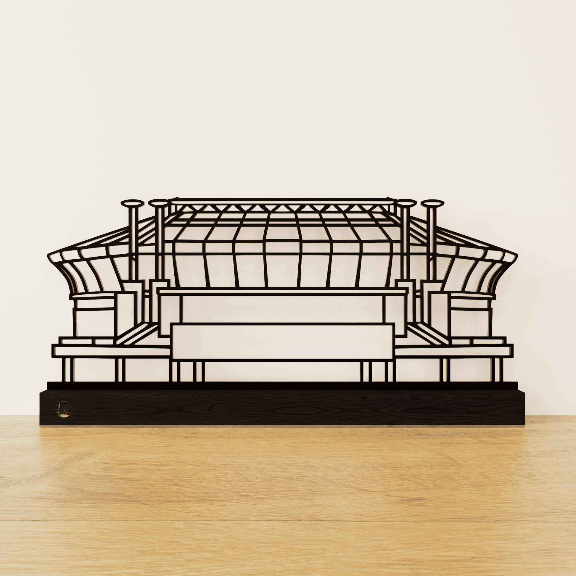 Minimalistisch Johan Cruijff ArenA silhouet van zwart staal op een matzwart eikenhouten voetstuk.