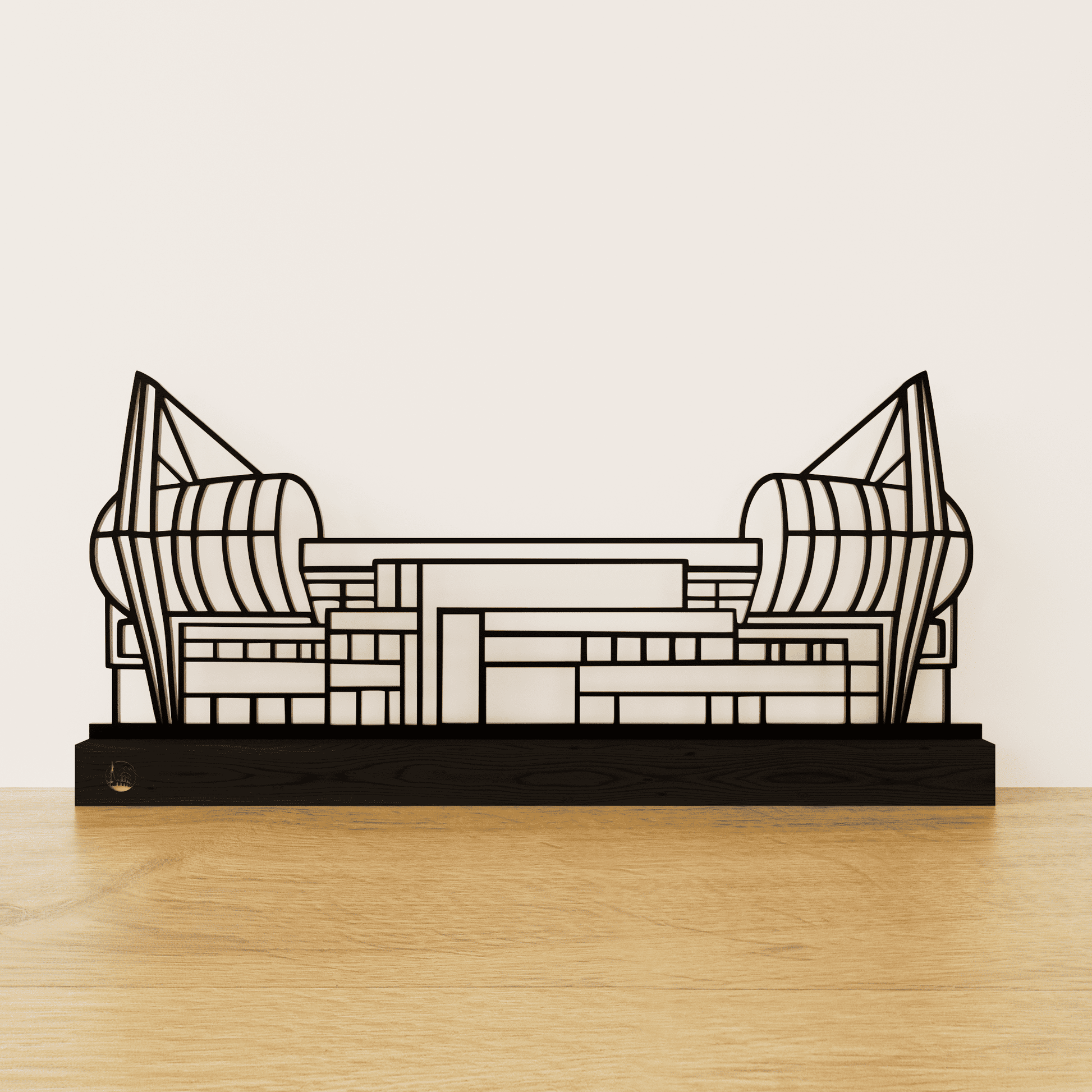 Minimalistisch Phillips Stadion silhouet van zwart staal op een matzwart eikenhouten voetstuk.