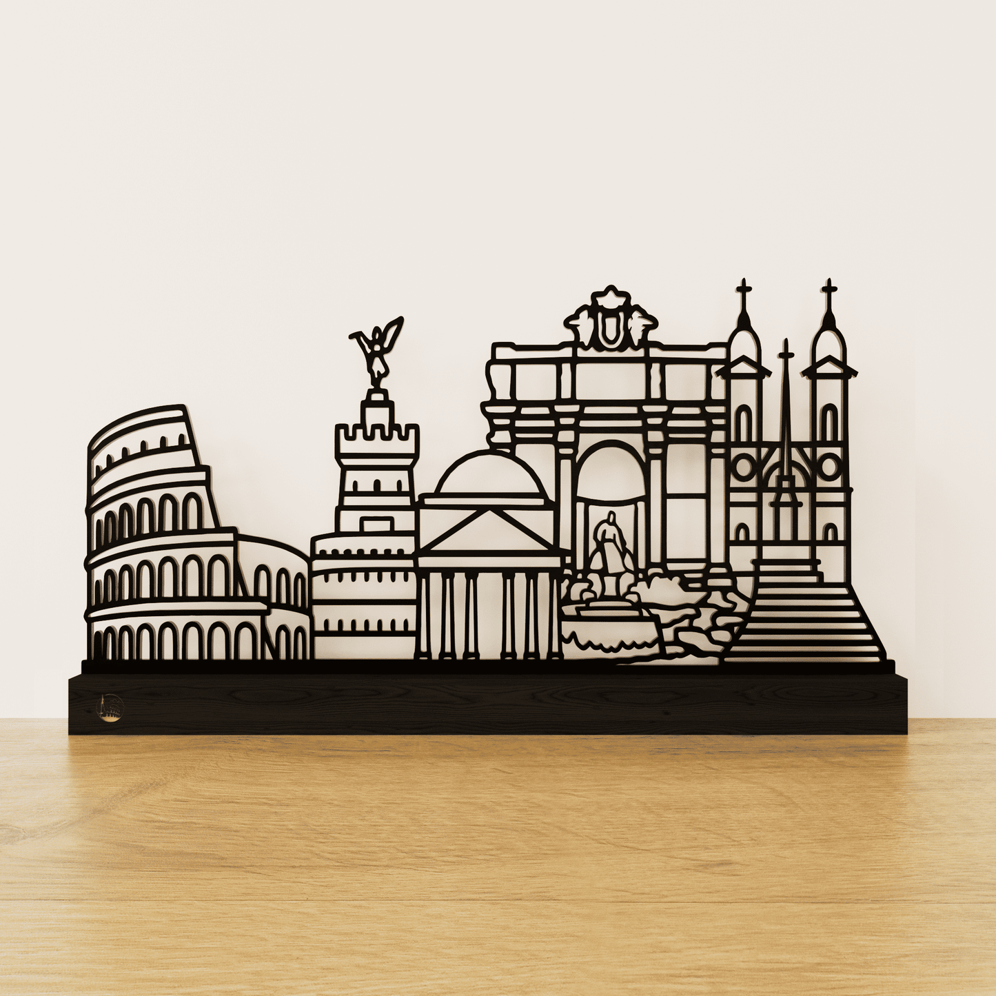 Minimalistisch Rome silhouet van zwart staal op een matzwart eikenhouten voetstuk.